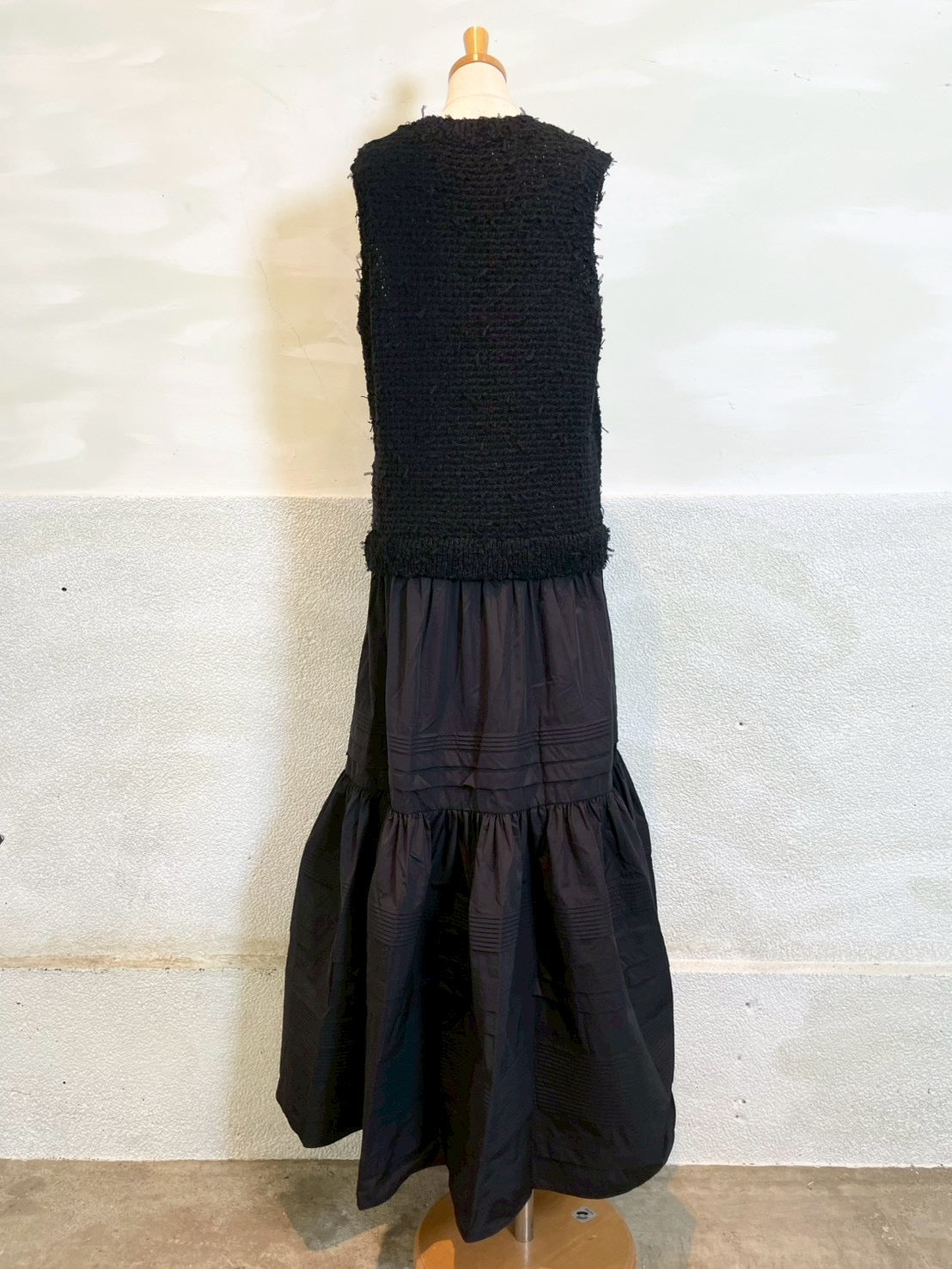 【EN'DAY】【大人のこなれスタイル】ニット×ティアード ワンピース Black×Black