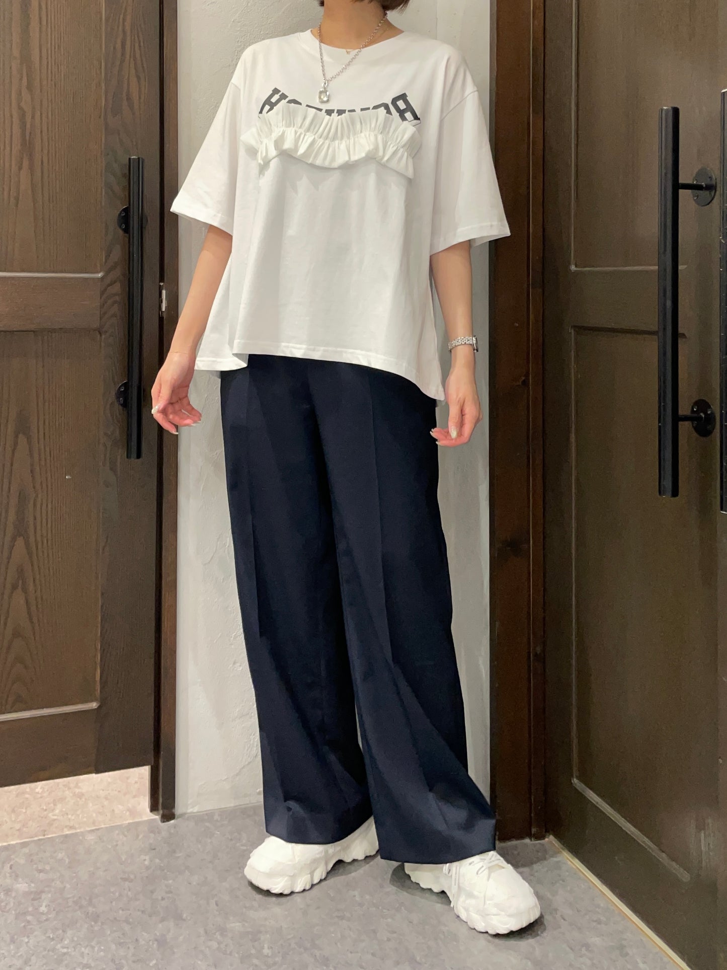 【Eimee Law】ウェーブフリルロゴプリントT