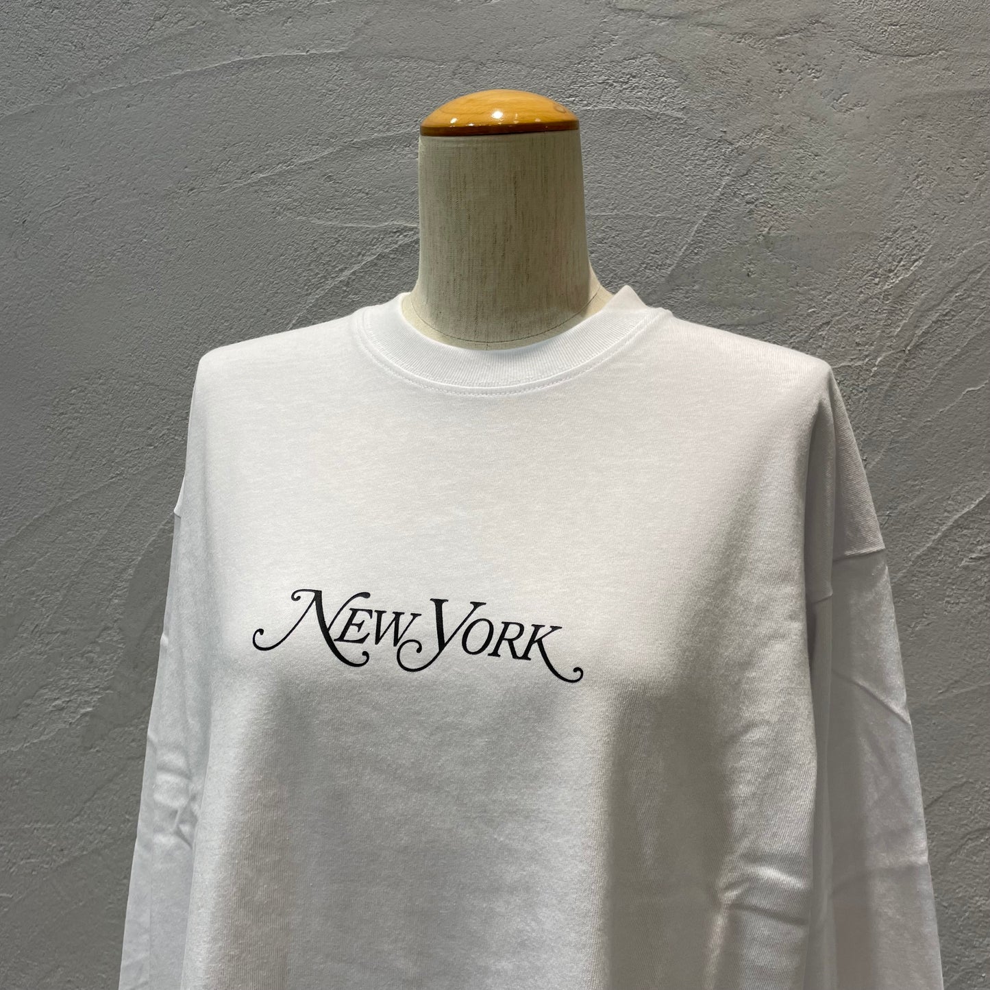 【NEW ERA】オーバーサイズド コットン Tシャツ New York Magazine （white）