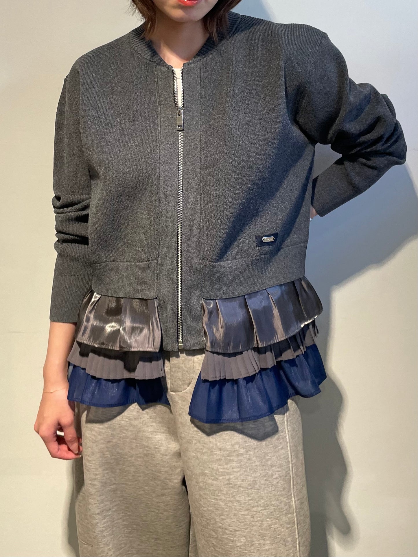 【予約商品】ペプラムフリルニットブルゾン
