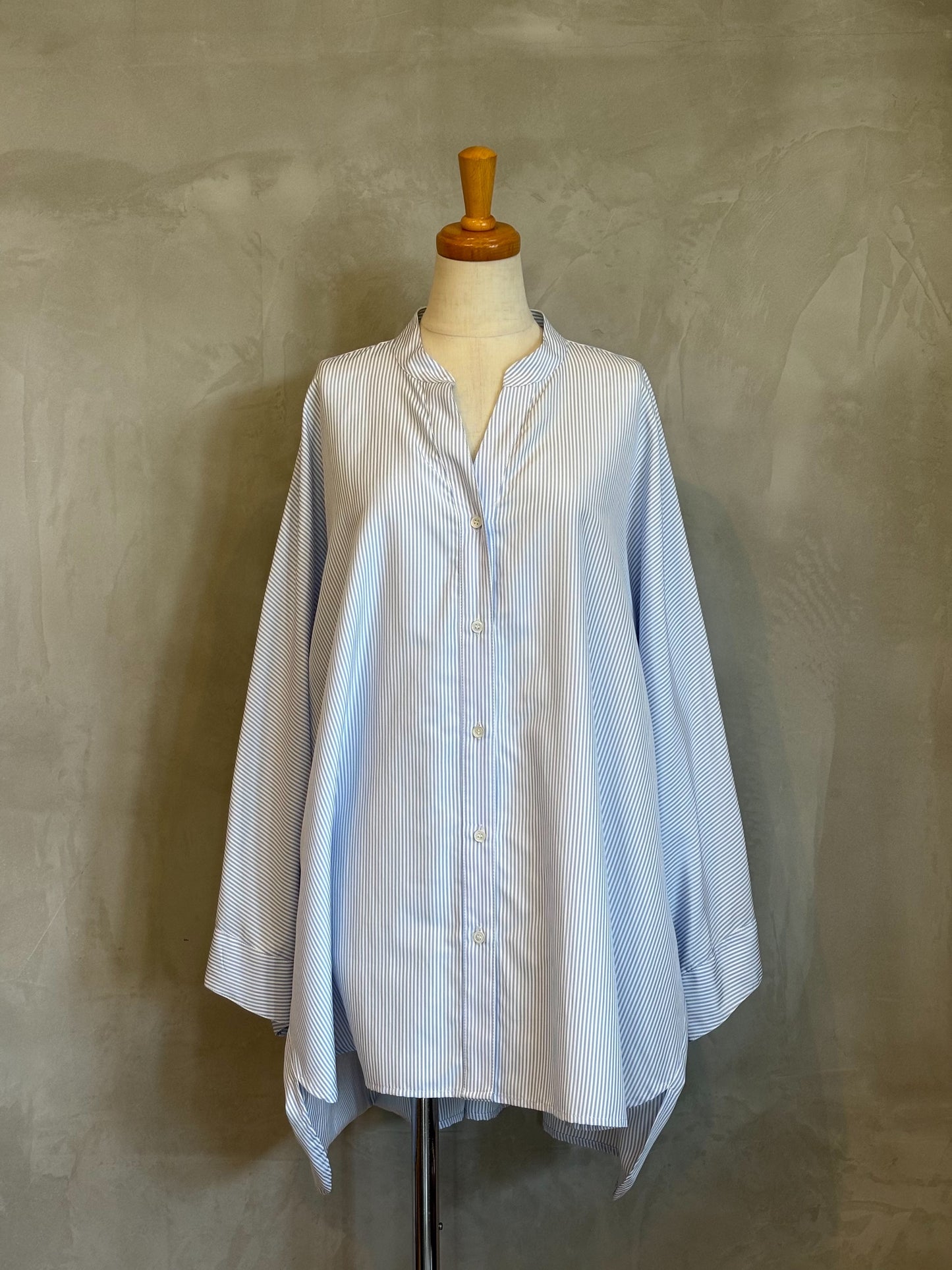 【ACUTA】ピンストライプブロードドルマンポンチョシャツ