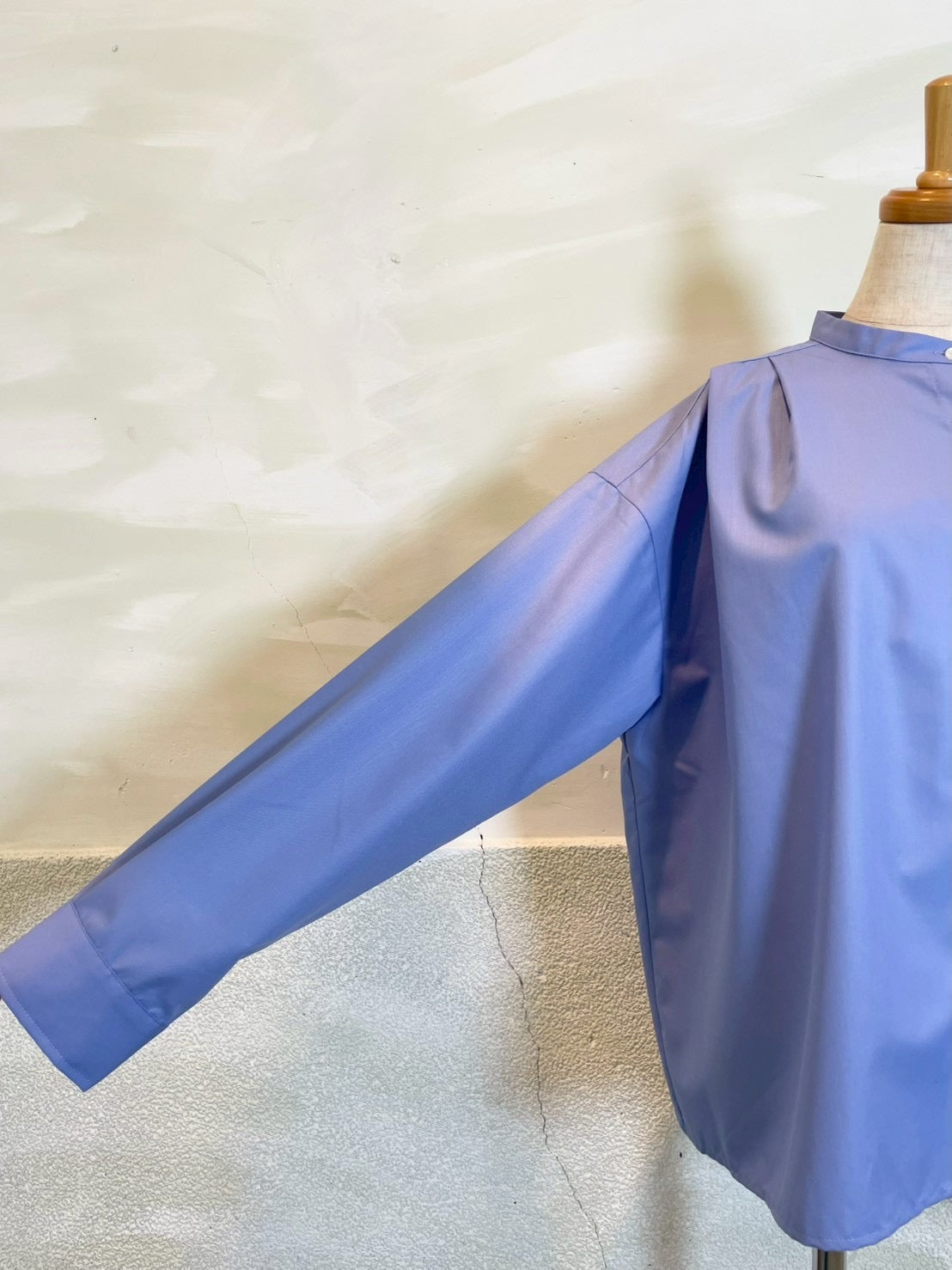 【お手入れ楽々！洗濯機洗い◎】【botanical】バックタックデザインブラウス