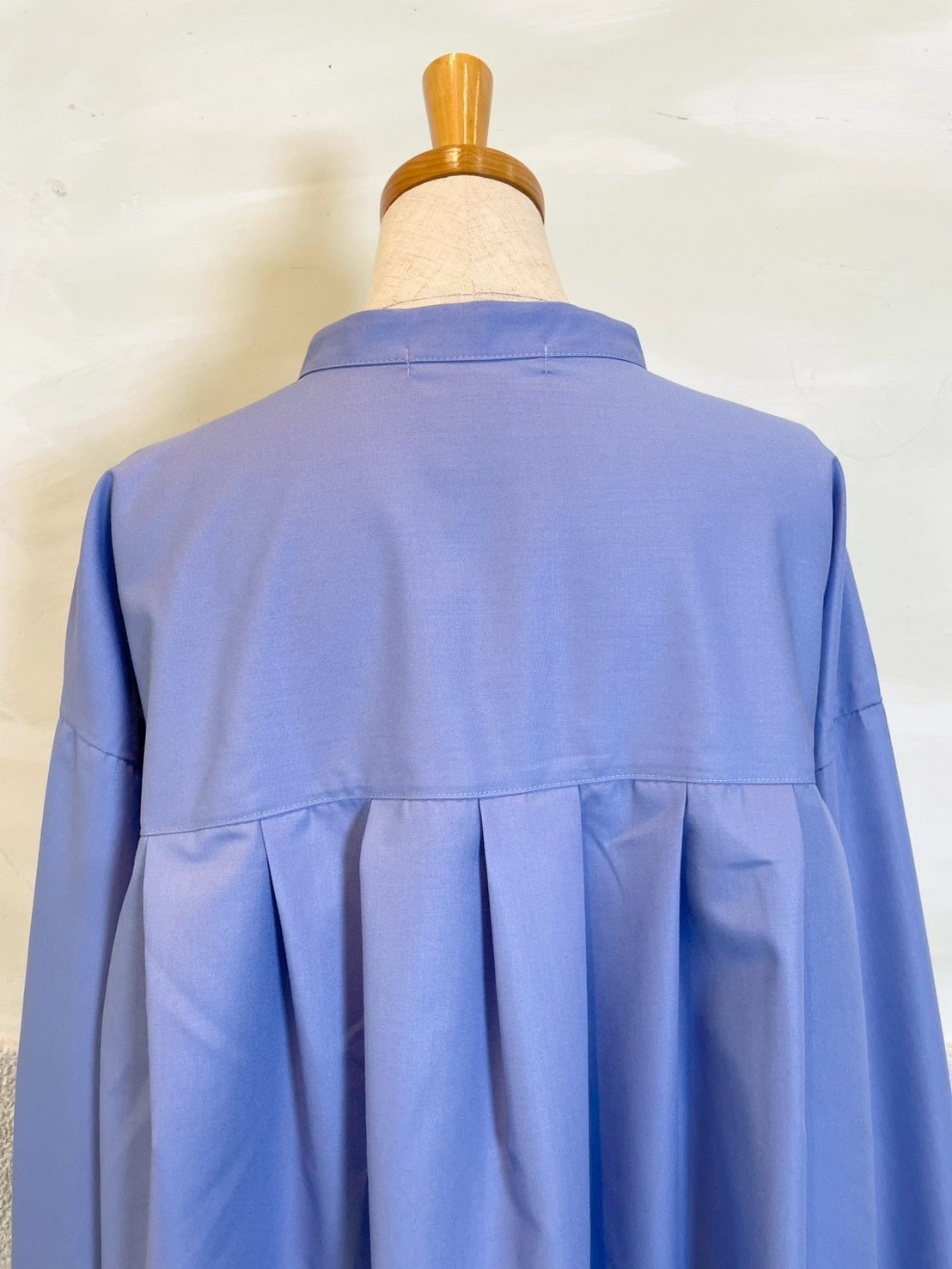 【お手入れ楽々！洗濯機洗い◎】【botanical】バックタックデザインブラウス