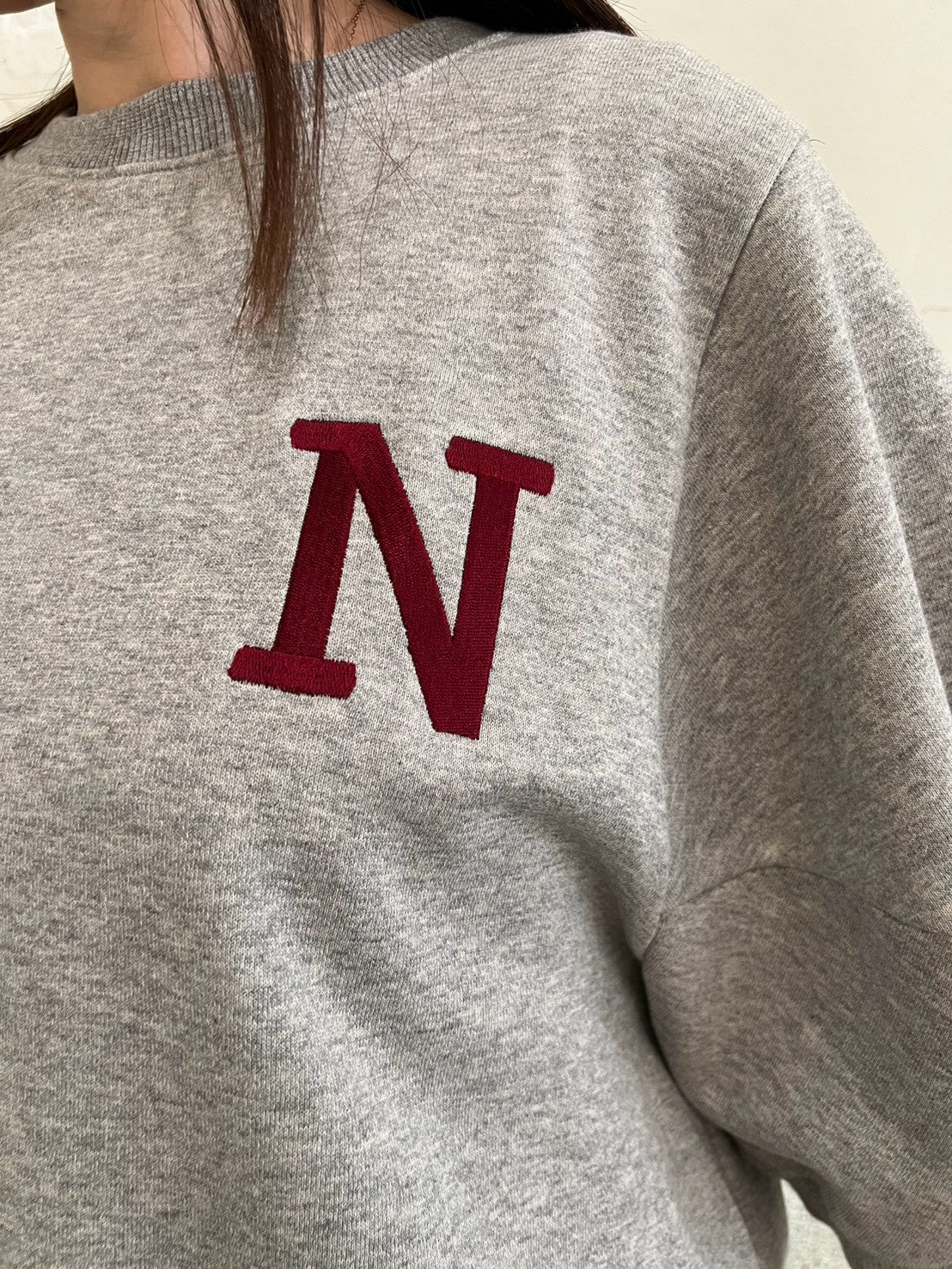 【NUS】刺繍Nミニ裏毛プルオーバー