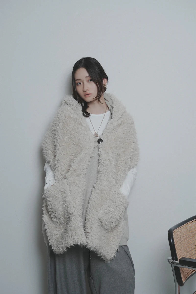 【予約商品】CYAN tokyo/シャギーボアフーディストール
