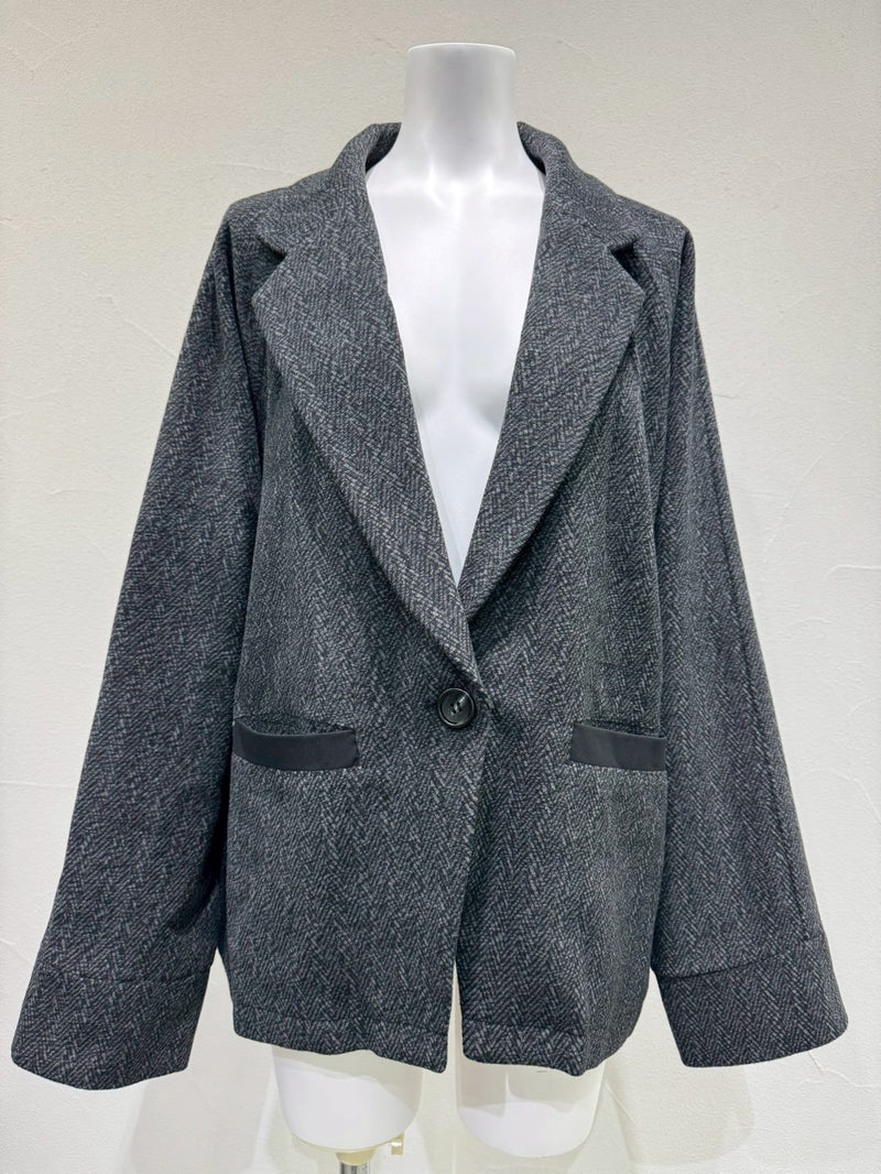 【予約商品】CYAN tokyo/ヘリンボーンドルマンテーラー
