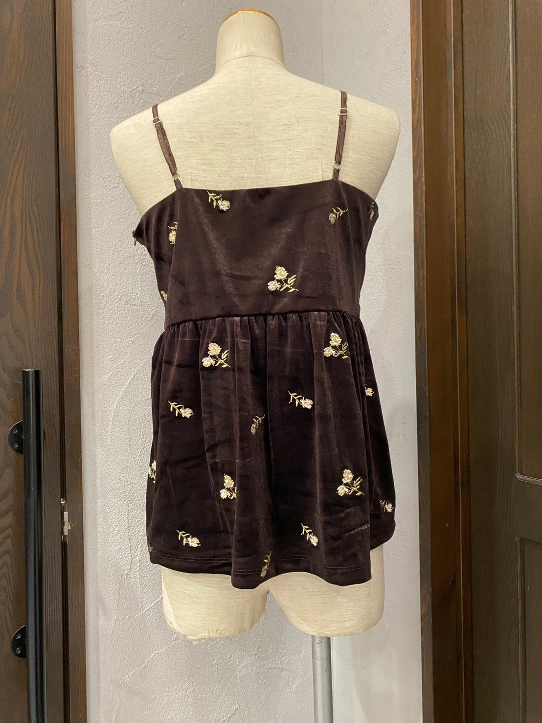【botanical】小花柄刺繡ベロアキャミソール