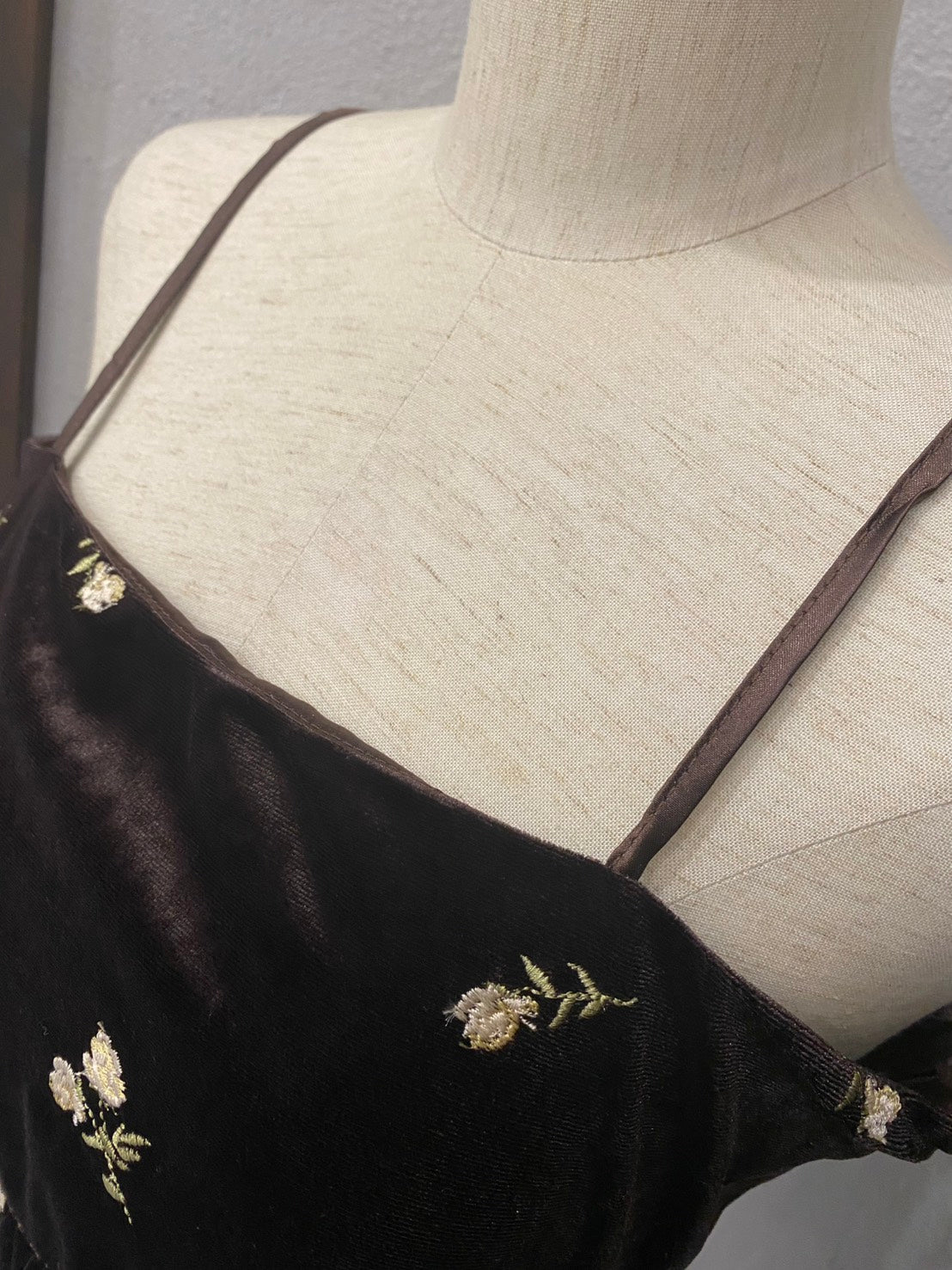 【botanical】小花柄刺繡ベロアキャミソール