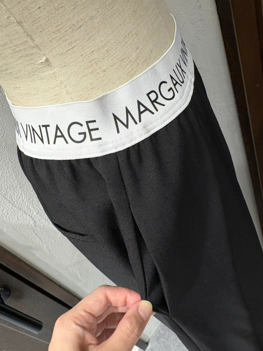 【MARGAUX VINTAGE】ロゴウエストタックパンツ
