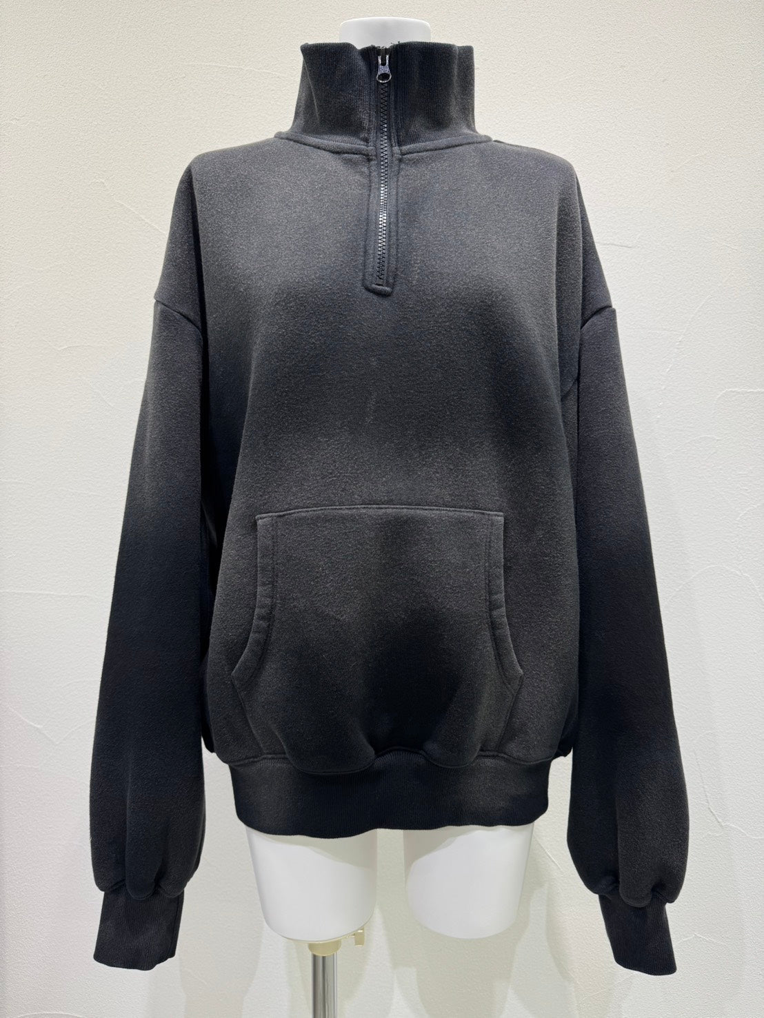 【予約商品】CYAN tokyo/ハンドスプレーZIPスウェット