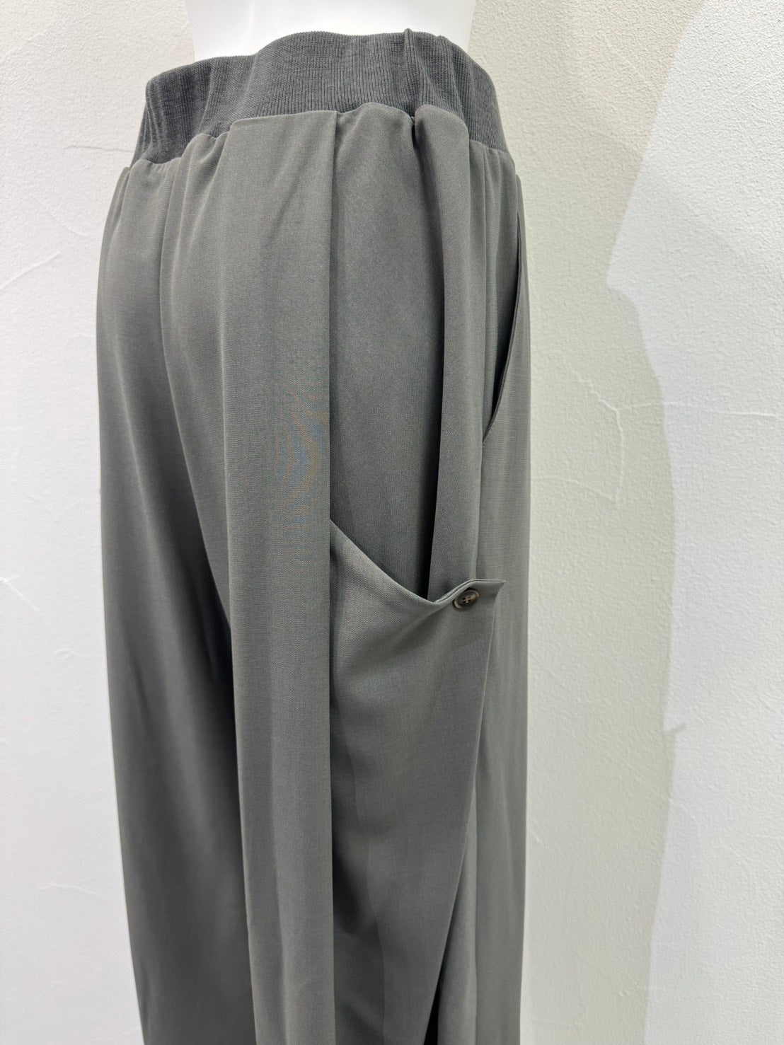 【予約商品】CYAN TOKYO バックドレープワイド