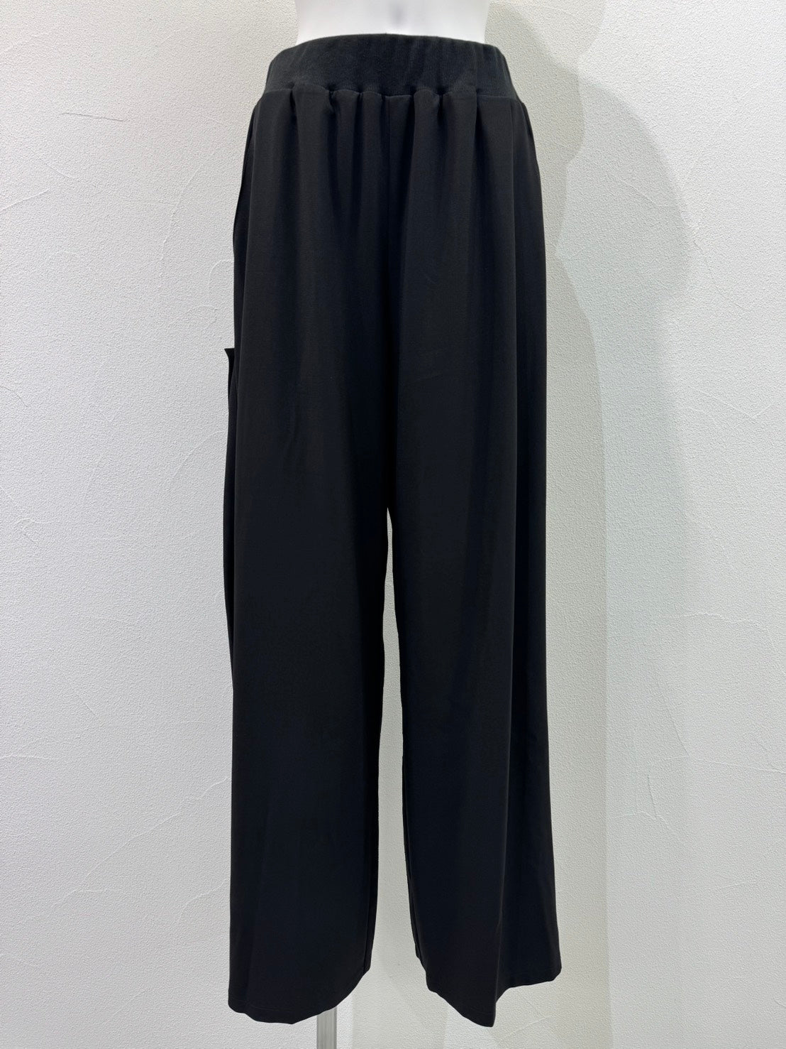【予約商品】CYAN TOKYO バックドレープワイド