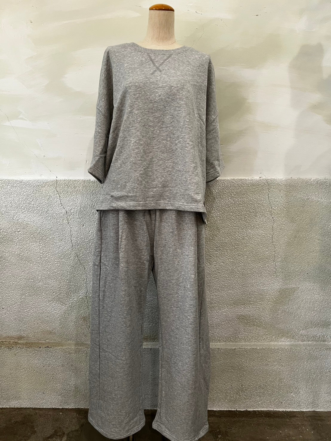 【Hello,I am "MARC"】スウェットトップス