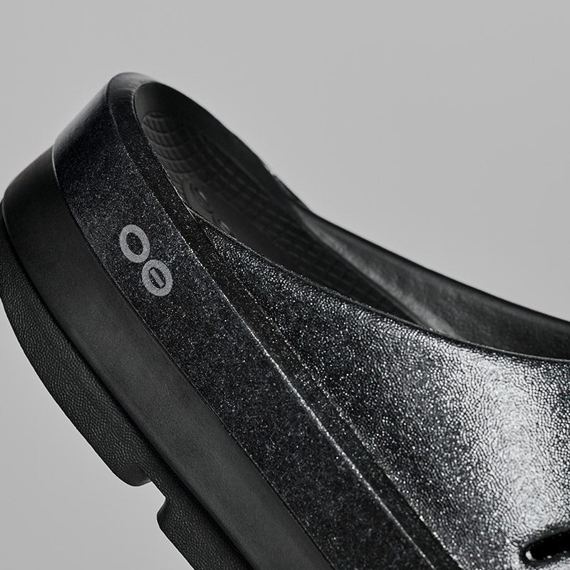 【OOFOS】OOmega OOahh Luxe BLACKSPARKLE