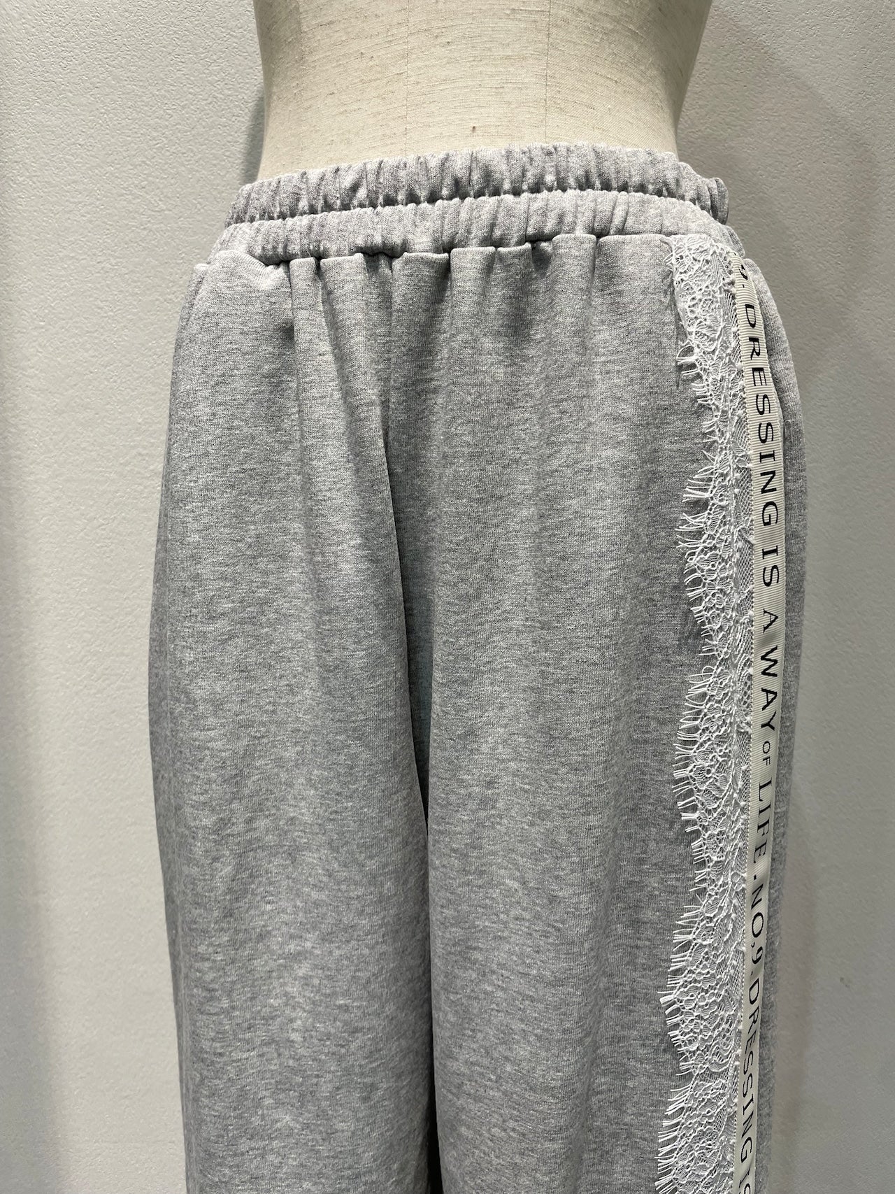 【Eimee Law】サイドロゴ＆レーススエットパンツ