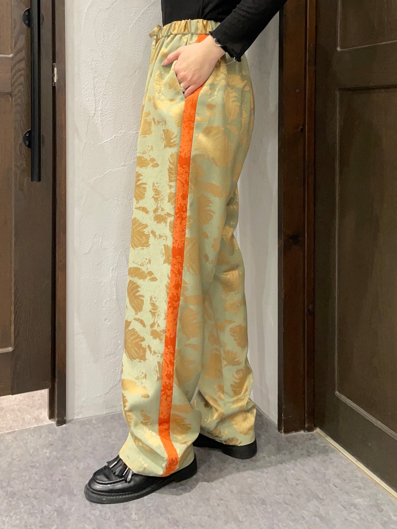 【THOMAS MAGPIE】サテンジャガードパンツ