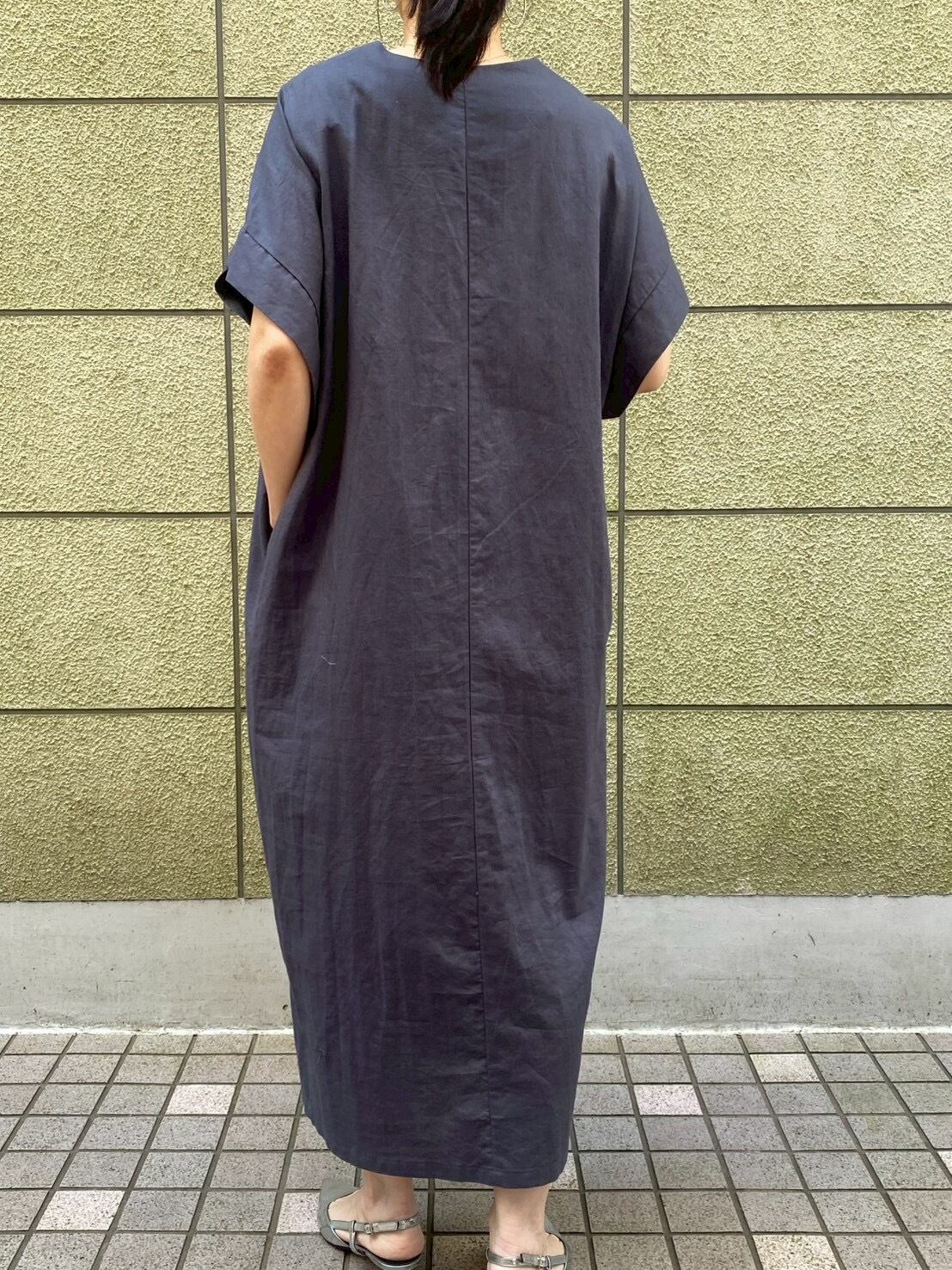 【CLOCHE】Vネックロング丈サックワンピース