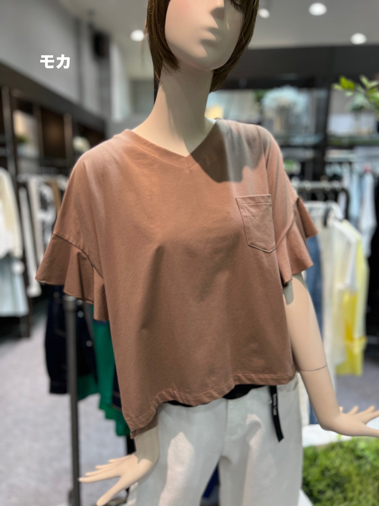 【ayane】VネックTシャツ