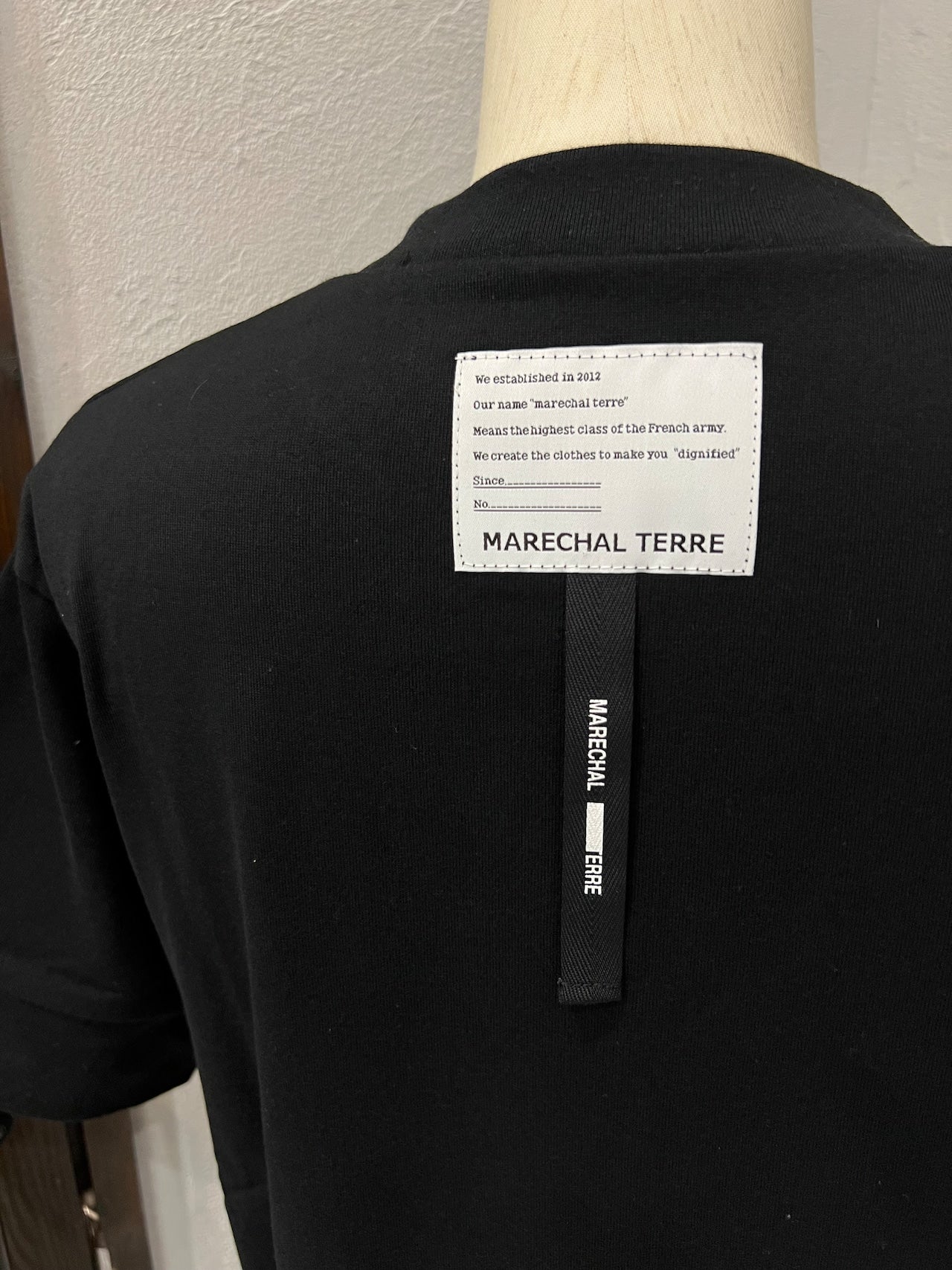 【MARECHAL TERRE】バックロゴテープデザインTシャツ