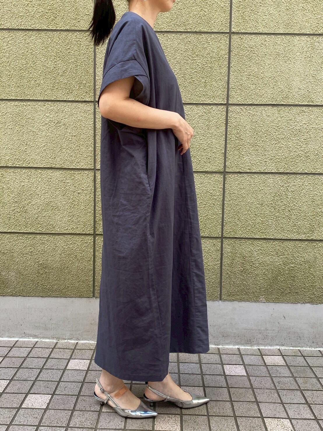 【CLOCHE】Vネックロング丈サックワンピース