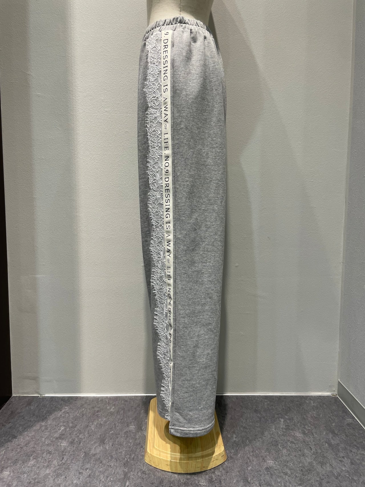 【Eimee Law】サイドロゴ＆レーススエットパンツ