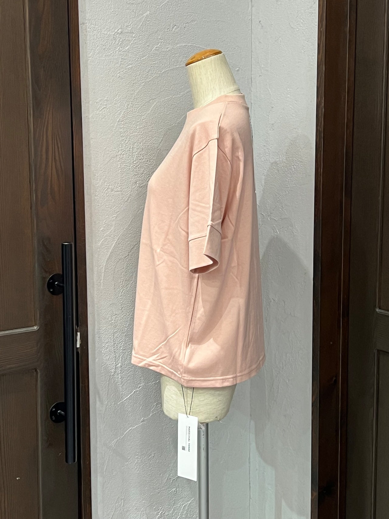 【MARECHAL TERRE】バックロゴテープデザインTシャツ