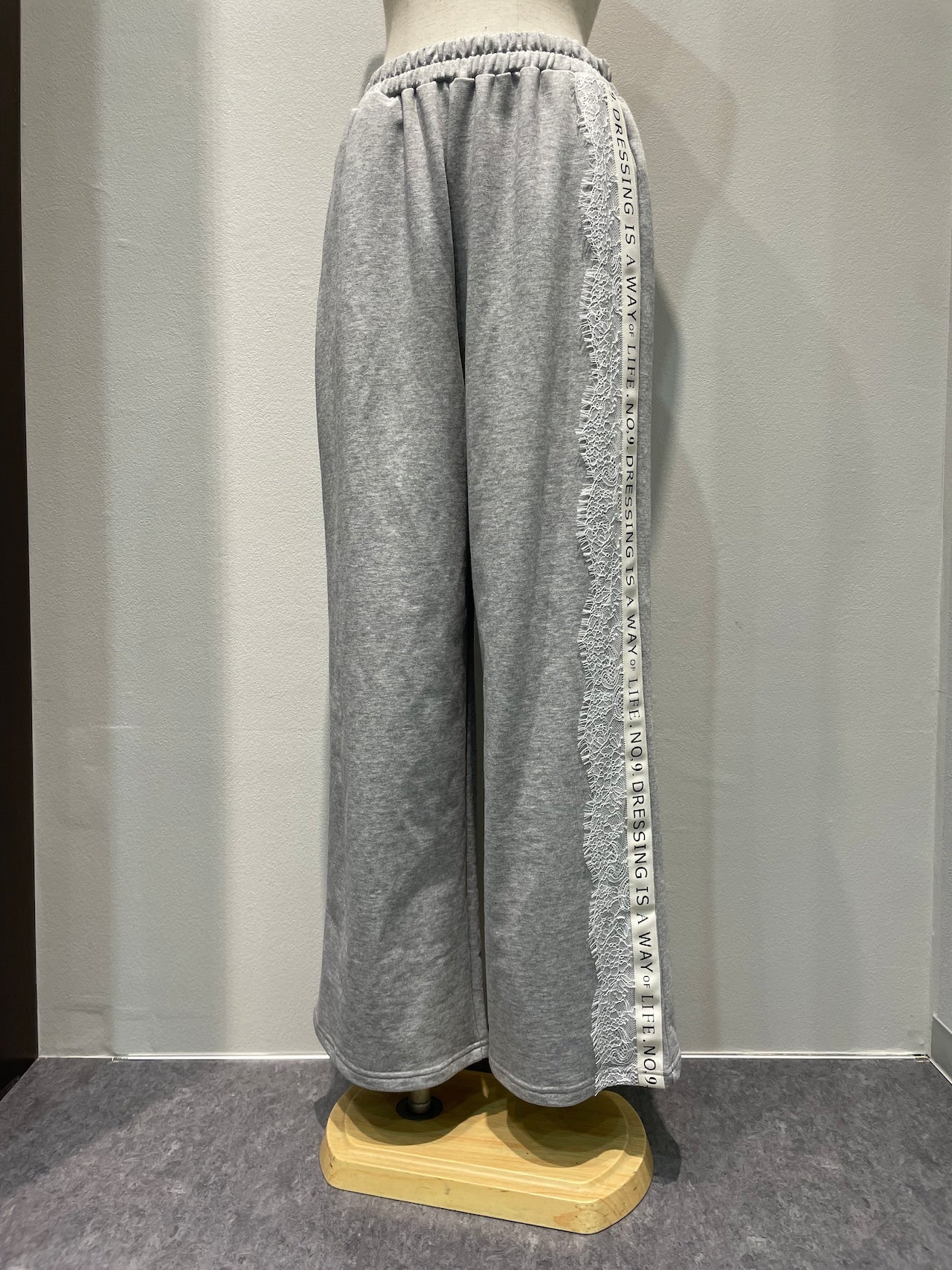 【Eimee Law】サイドロゴ＆レーススエットパンツ