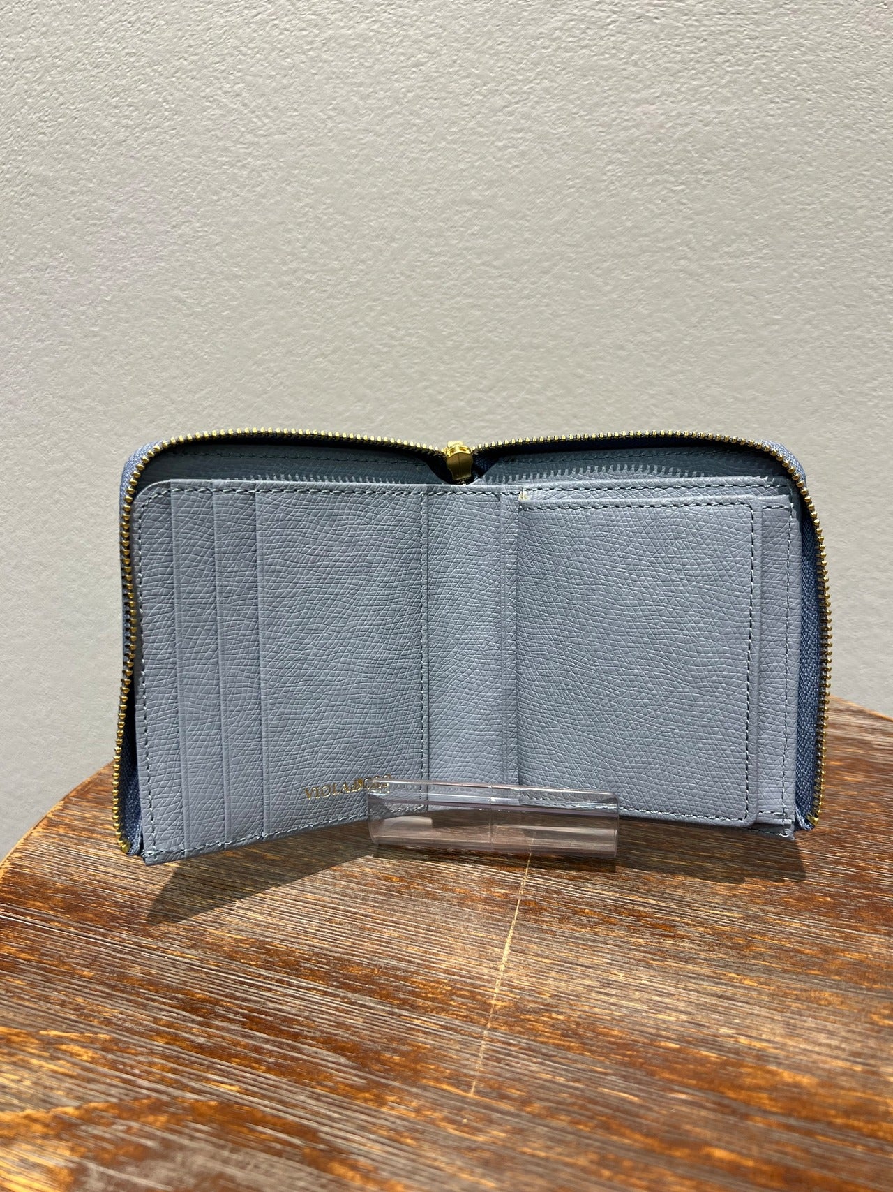 VIOLAd'RO/リザード型押しレザー二つ折りL字ウォレット