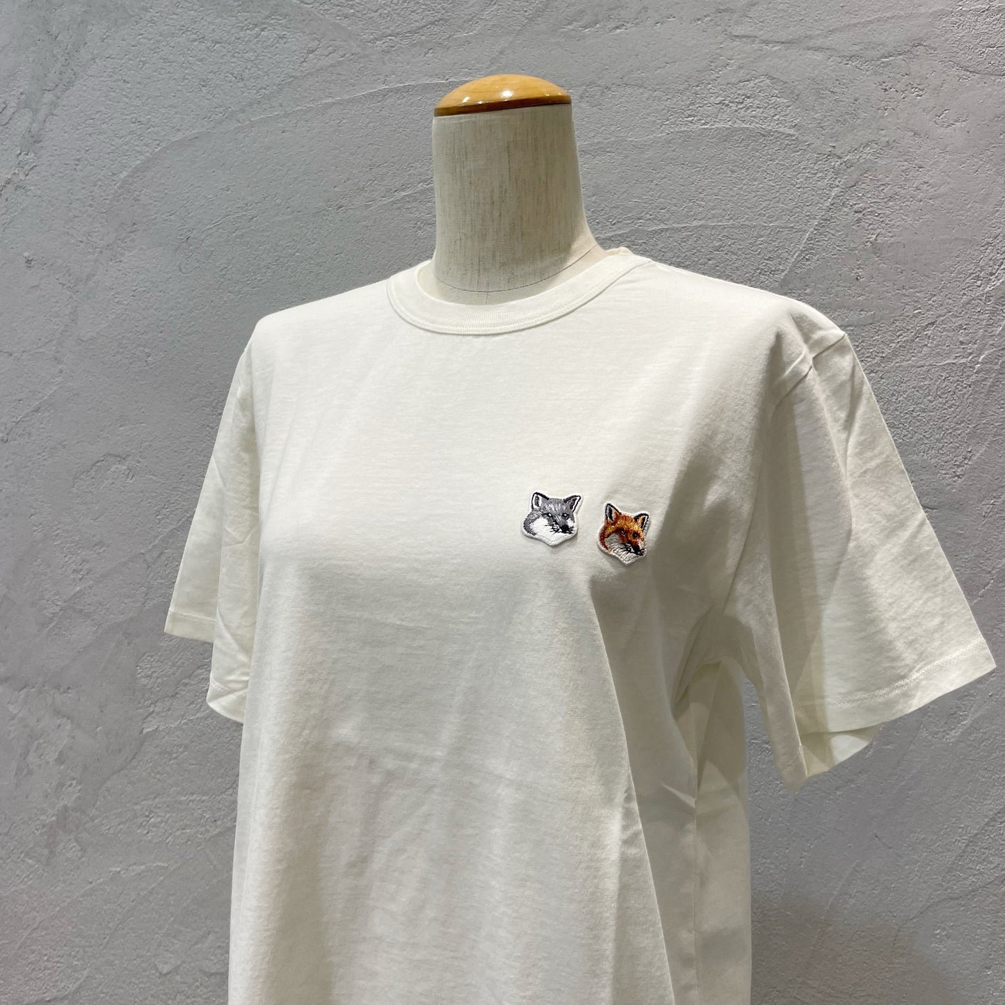 MAISON KITSUNE///ダブルフォックスヘッドパッチ Tシャツ