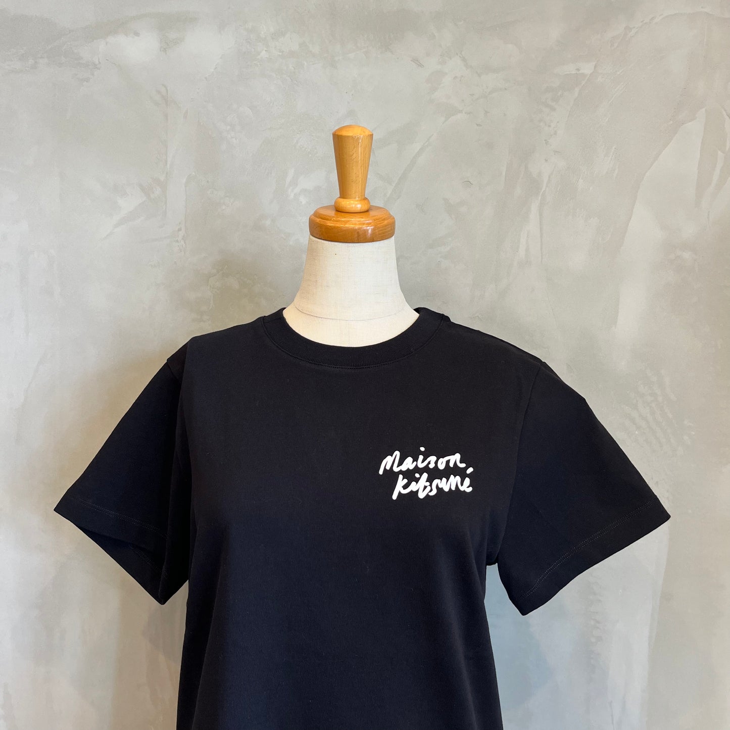 MAISON KITSUNE//ミニハンドライティングTシャツ
